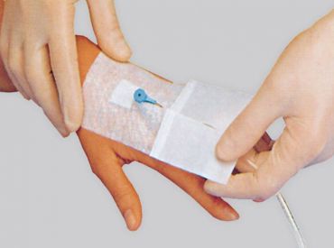 Applica I.V. 100 non-woven fabric cannula plasters with integrated wound pad - sterile 1x50 items 