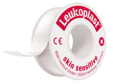Leukoplast® skin sensitive, Rollenpflaster 2,5cm x 2,6m - im Schutrzring, 1x12 items 